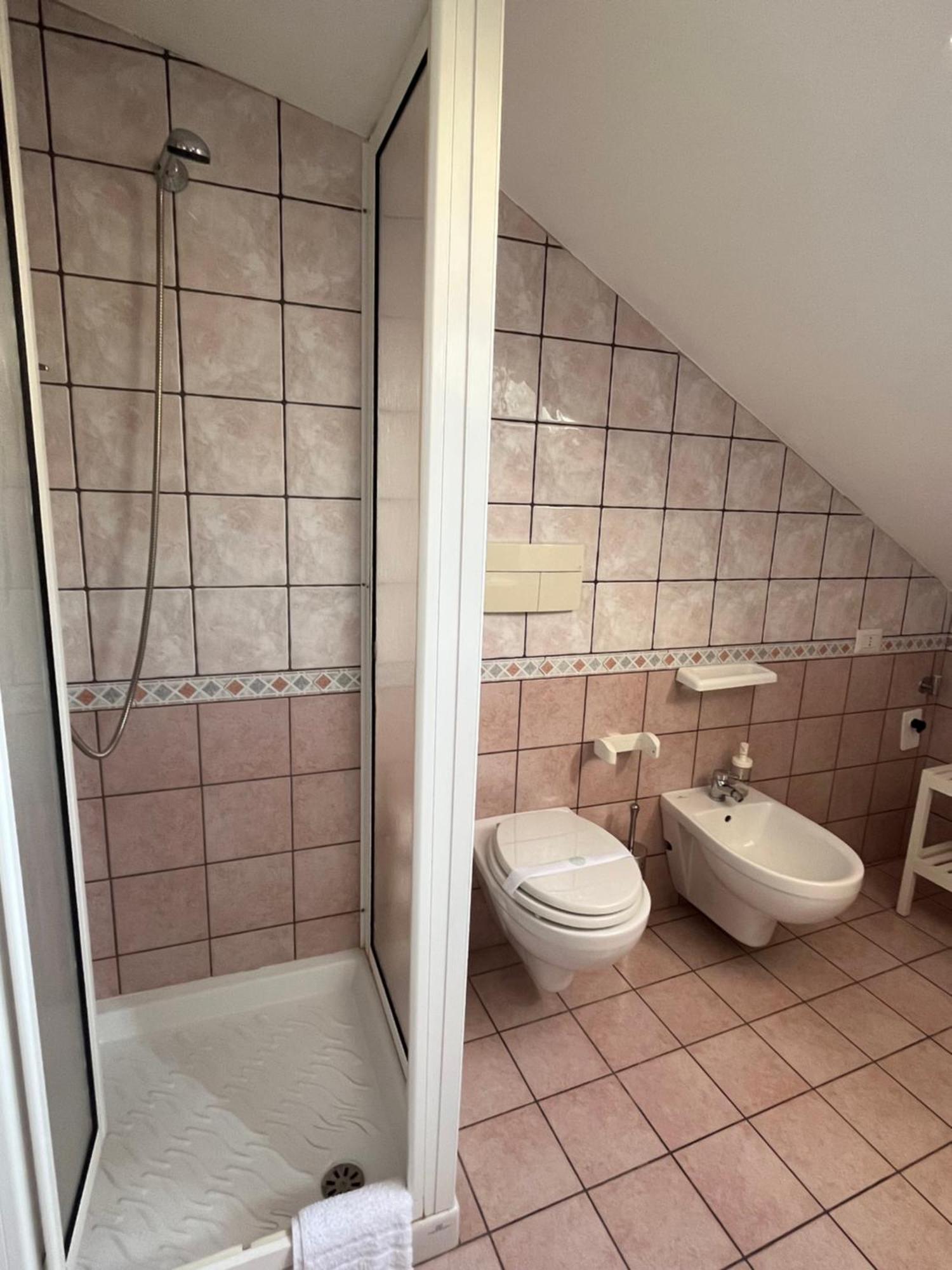 Pizzo Central House Room photo